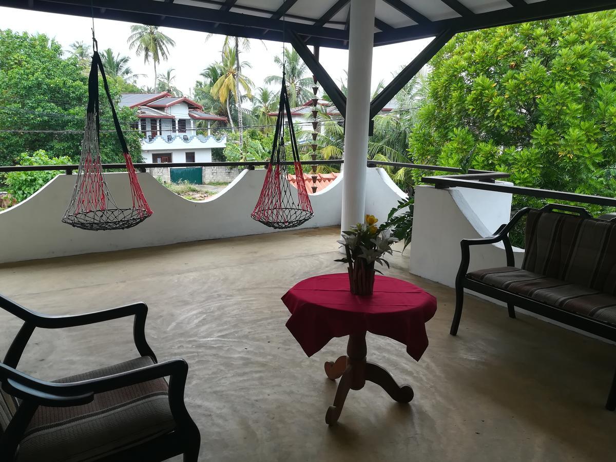 Hotel Sandara Тангалла Экстерьер фото