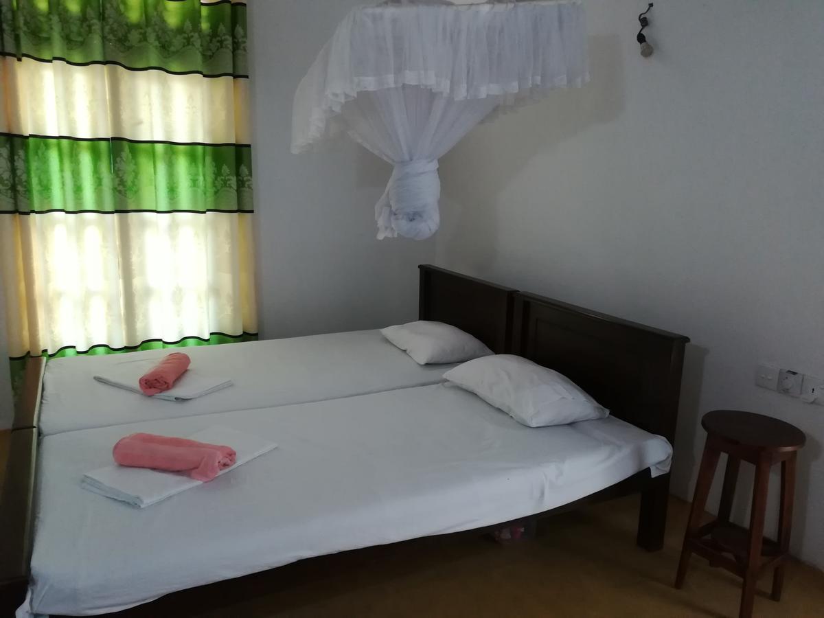 Hotel Sandara Тангалла Экстерьер фото